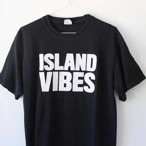 🌟2/$14🌟 Island Vibes graphic t-shirt